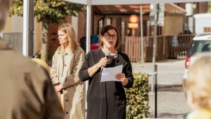 Emma Torell, delregional suicidpreventiv samordnare, inledde invigningen med tal