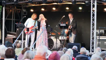 Linda Strand, chef för HR, kommunikation och näringsliv i Hörby kommun, uppträder.
