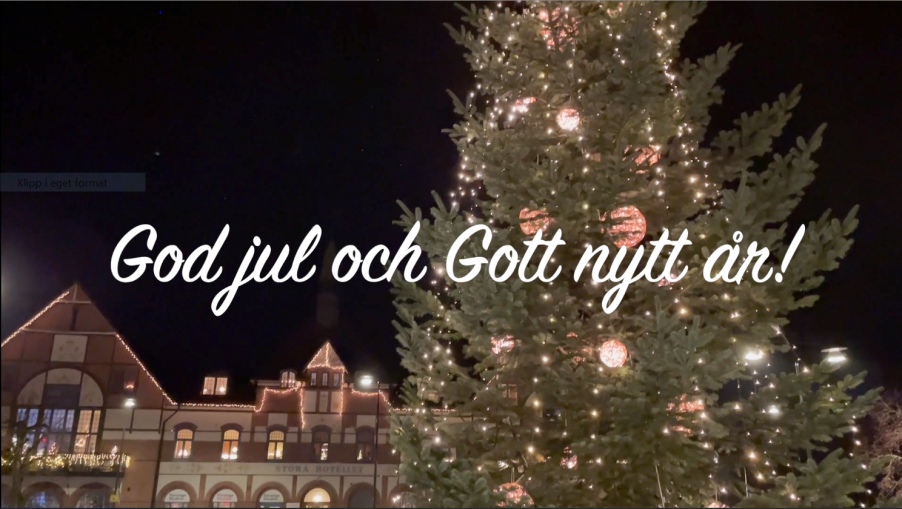 Gamla torg i Hörby med julgran och texten god jul och gott nytt år