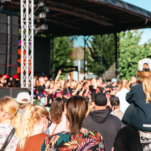 Publiken under Tvåornas kör.