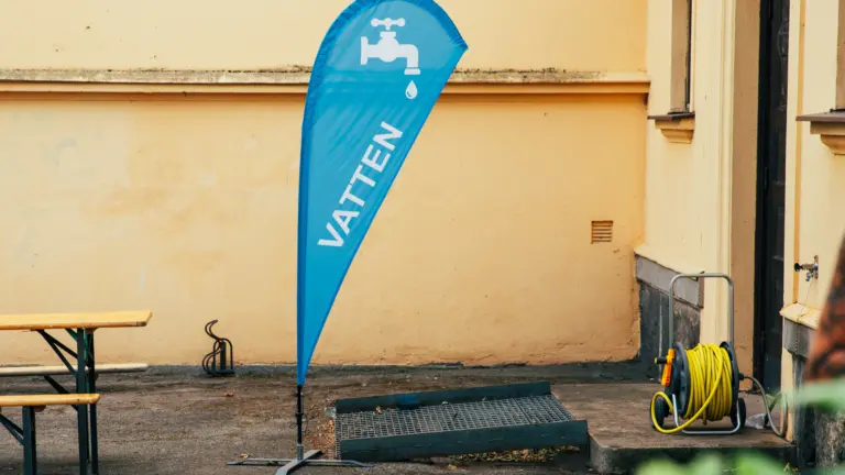 I hettan är det viktigt att fylla på med vätska. Därför fanns flera stationer där man kunde fylla på sin vattenflaska.