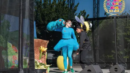 Humlan Djojj och Flugan Flax bjöd på show för de allra minsta. 