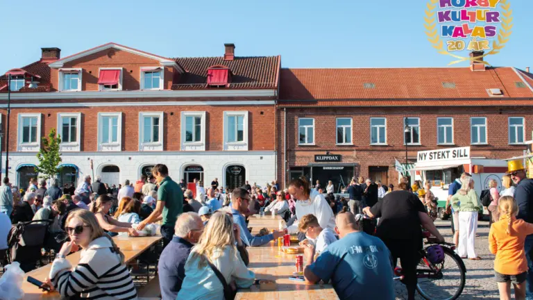 Mattorget på Gamla torg fylldes av hungriga besökare.