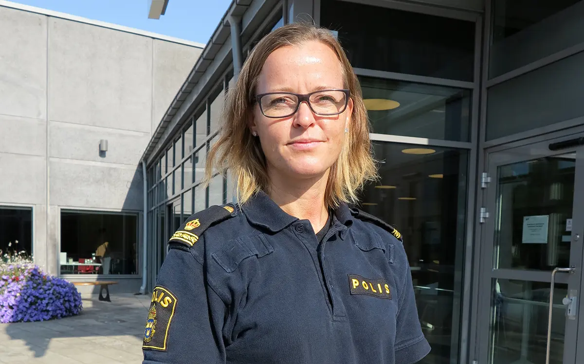 Kvinna polis