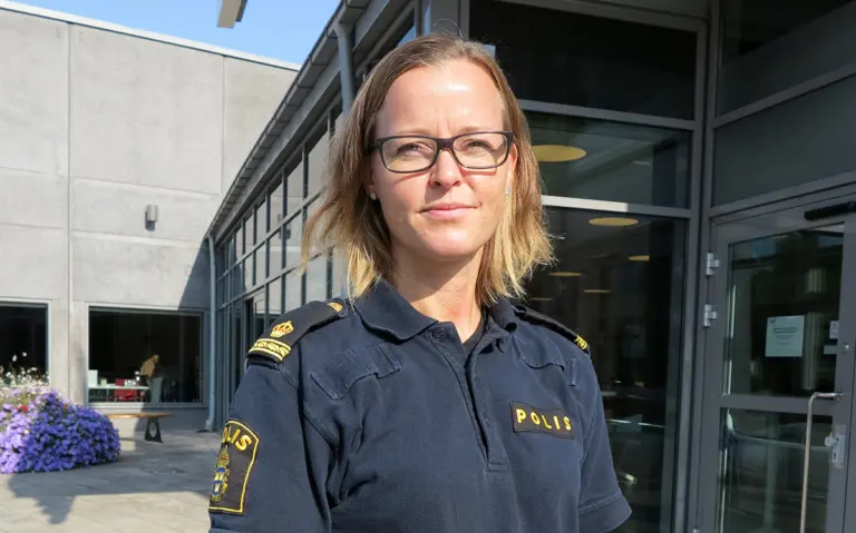 Kvinna polis