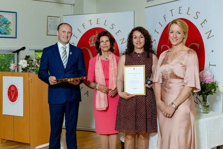 Foto: Drottning Silvia med pristagare